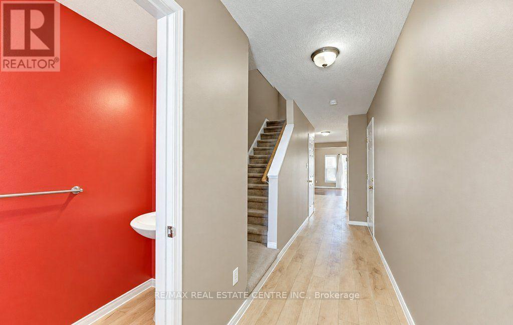 108 Periwinkle Street, Kitchener, Ontario  N2E 4C7 - Photo 6 - X14101576