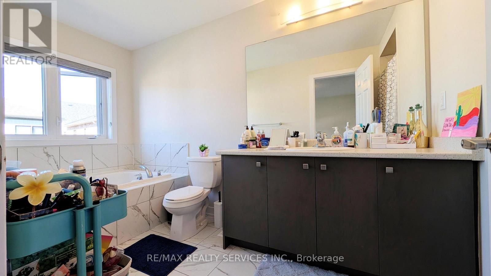 Upper - 21 Keelson Street, Welland, Ontario  L4B 0M2 - Photo 29 - X14101656