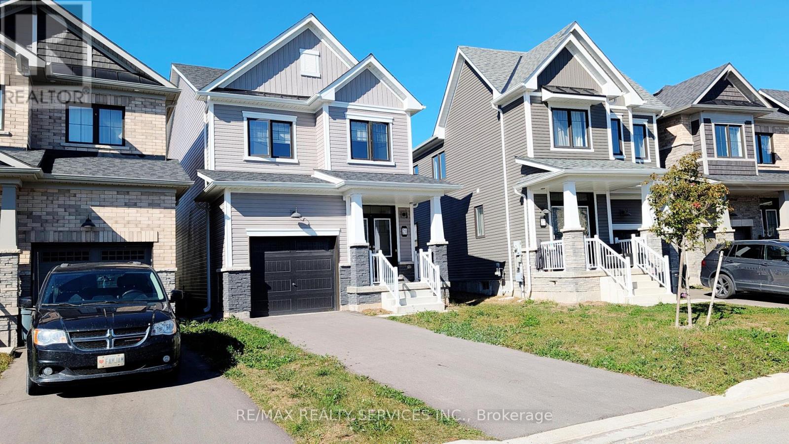 Upper - 21 Keelson Street, Welland, Ontario  L4B 0M2 - Photo 3 - X14101656