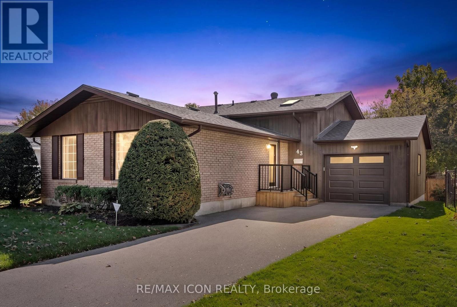 43 LEWIS CRESCENT, Kitchener, Ontario