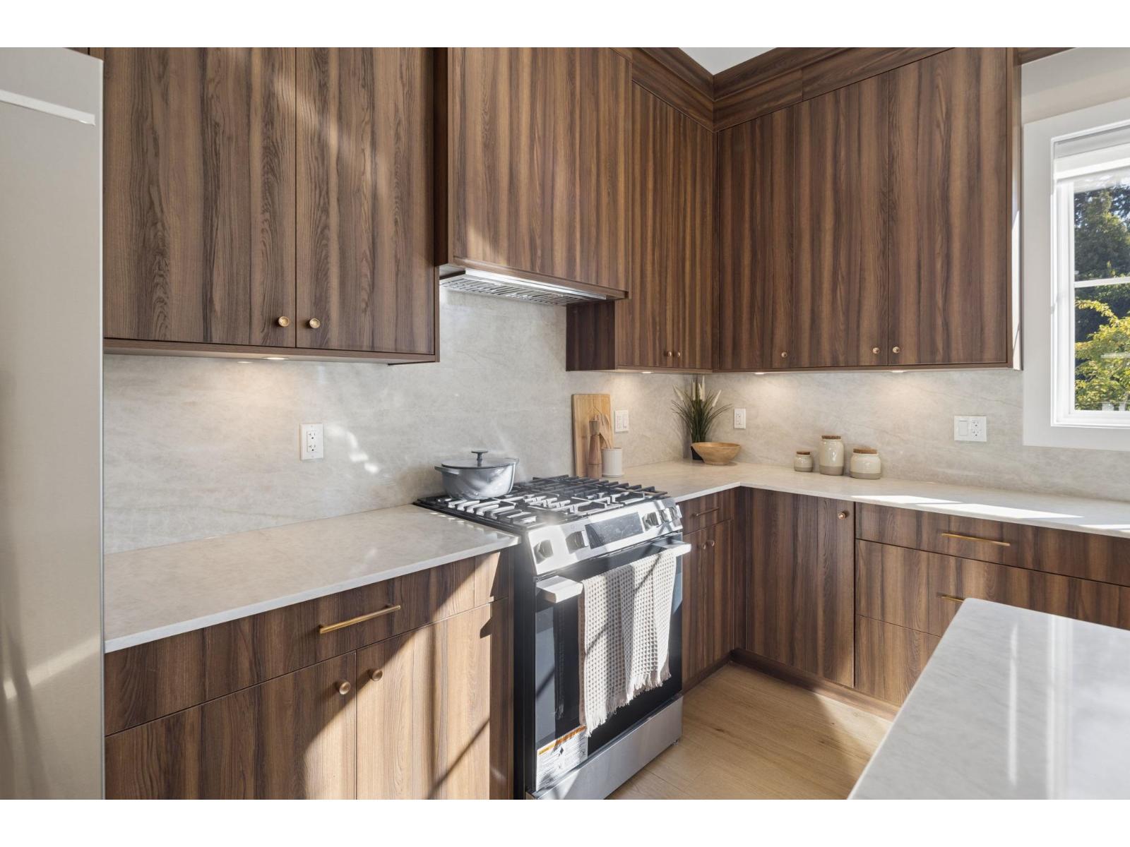 101 16042 9a Avenue, Surrey, British Columbia  V4A 9A7 - Photo 8 - R3176619