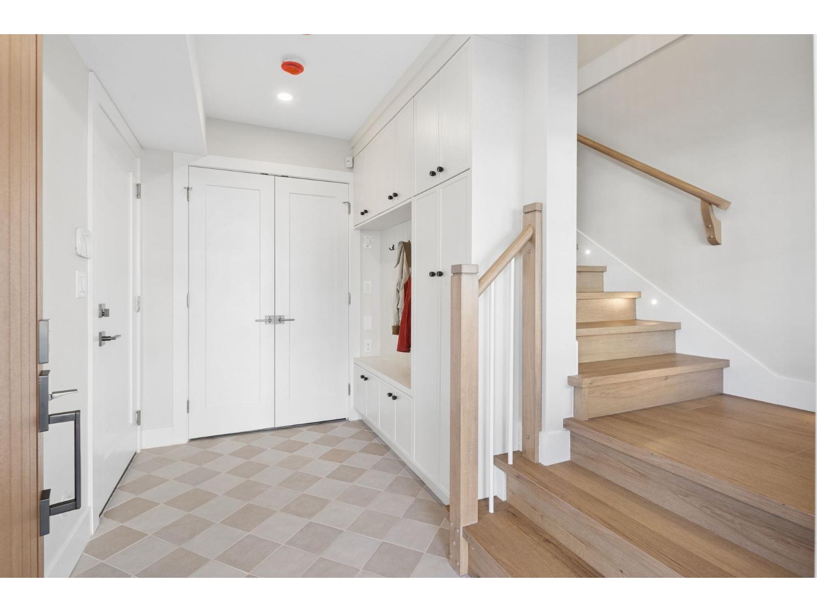 101 16042 9a Avenue, Surrey, British Columbia  V4A 9A7 - Photo 5 - R3176619