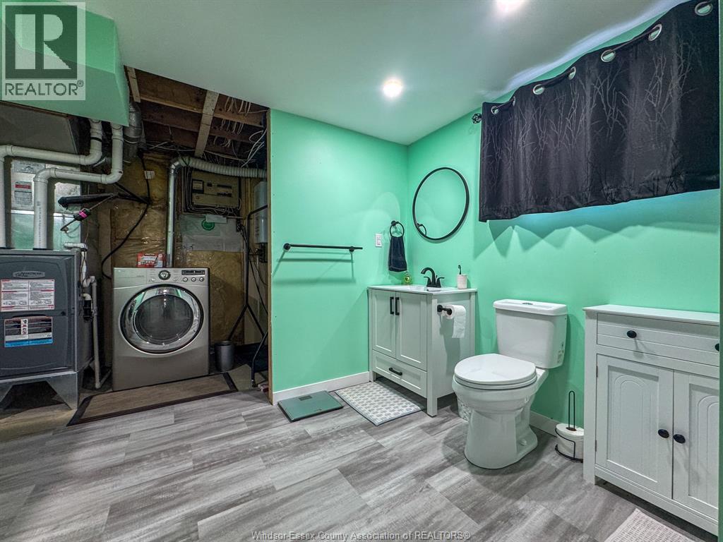 2433 Meighen, Windsor, Ontario N8W 4C2 - Photo 30 - 26025856