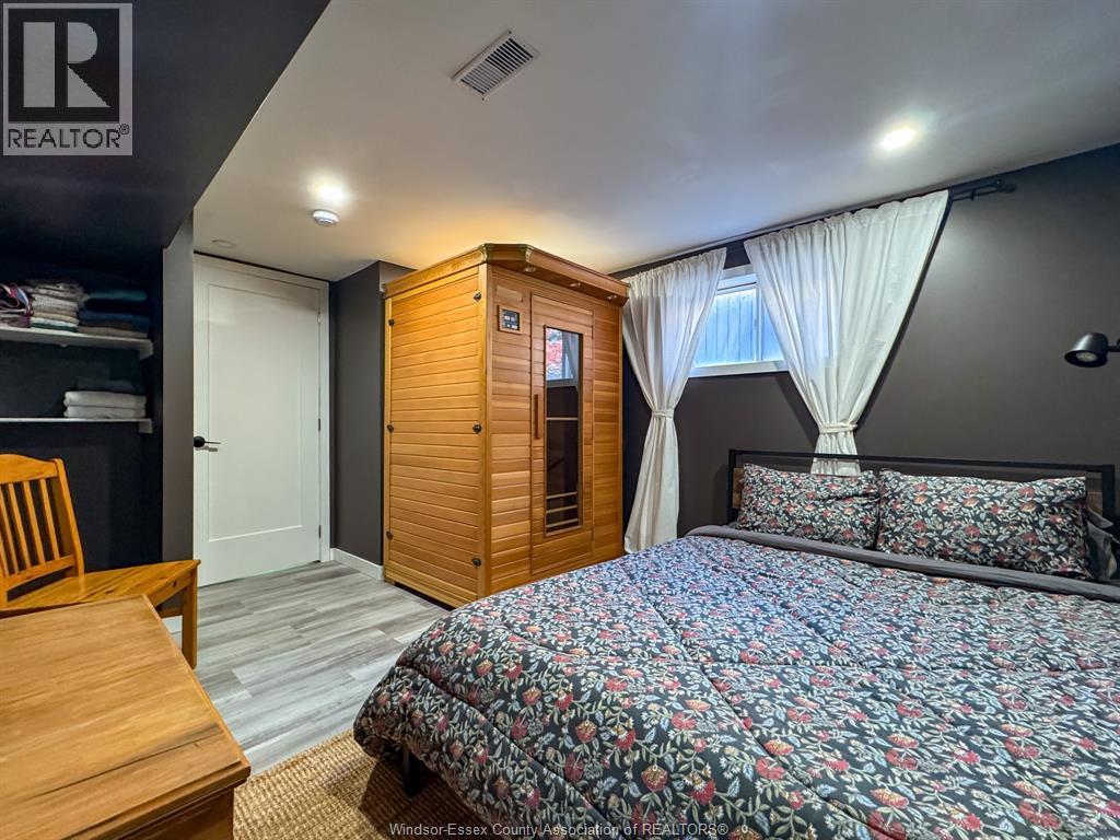 2433 Meighen, Windsor, Ontario N8W 4C2 - Photo 33 - 26025856