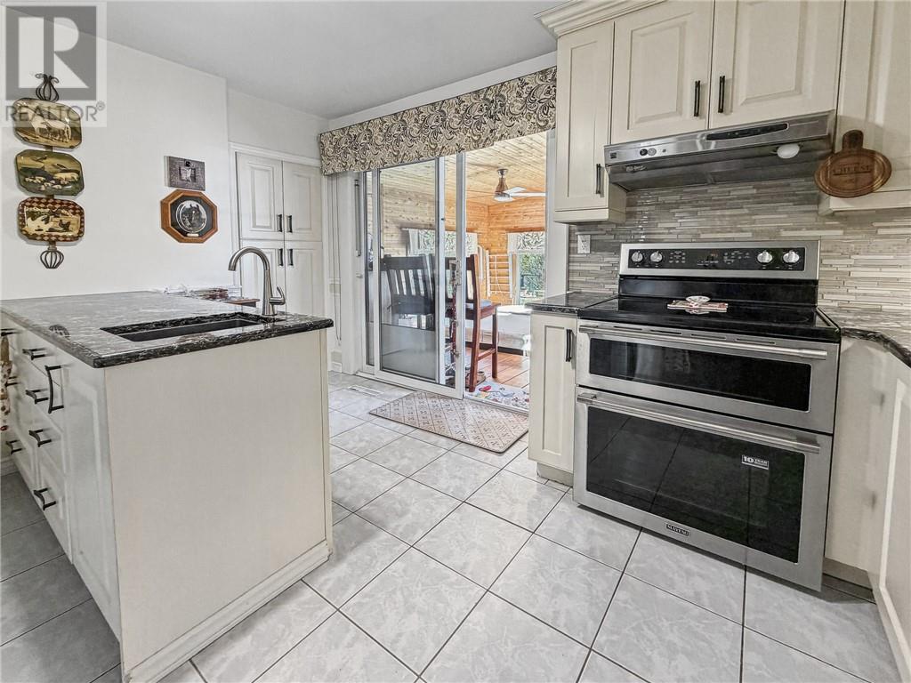 3261 Elm Street, Val Caron, Ontario  P3N 1G1 - Photo 13 - 2130917