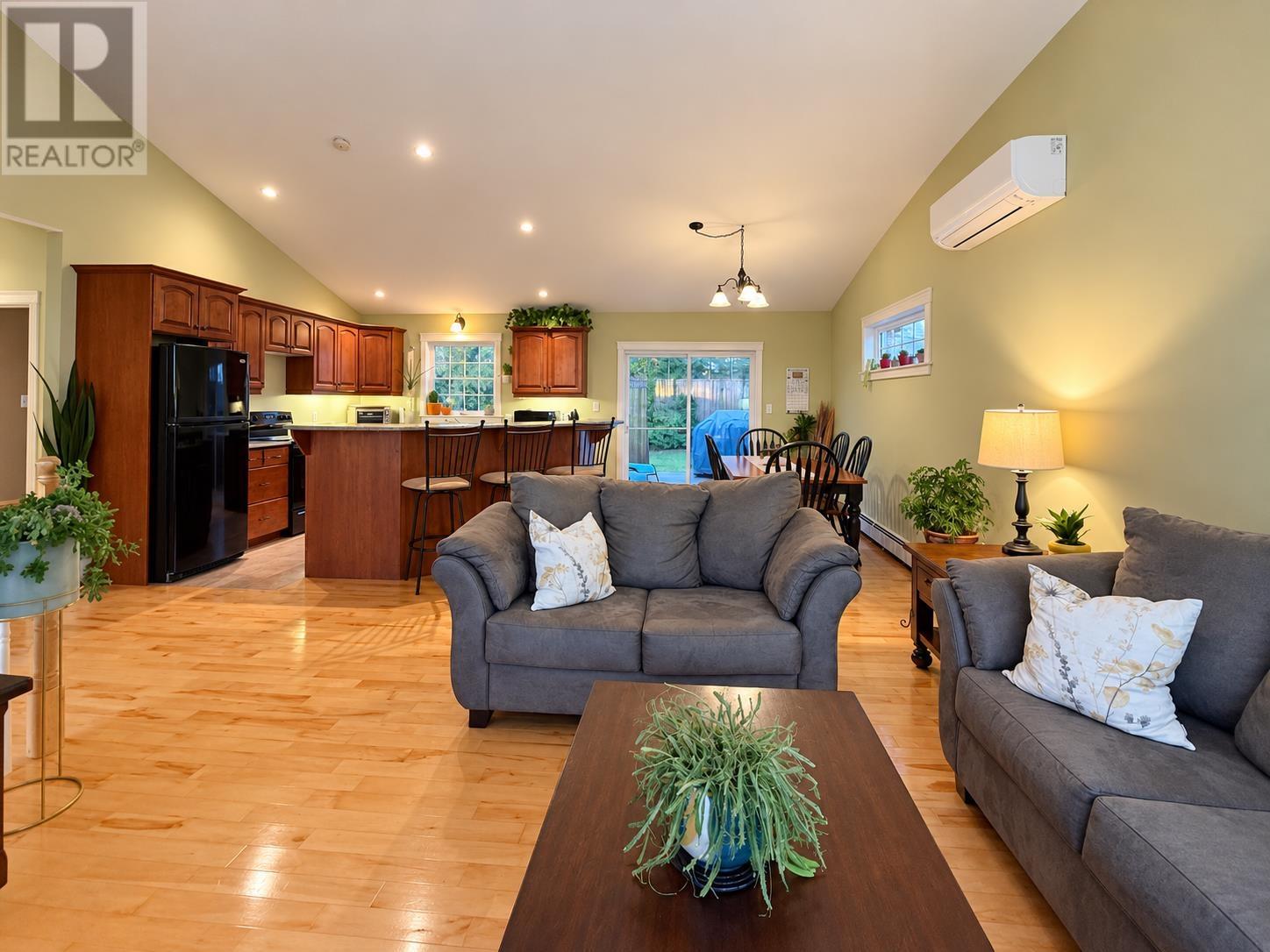 57 John Street, Cornwall, Prince Edward Island  C0A 1H4 - Photo 6 - 202626322