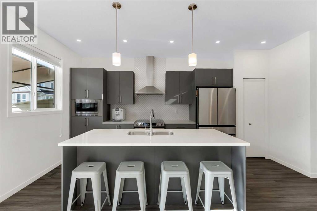 207 South Point Park SW, Airdrie, Alberta  T4B 5G8 - Photo 13 - A2350323