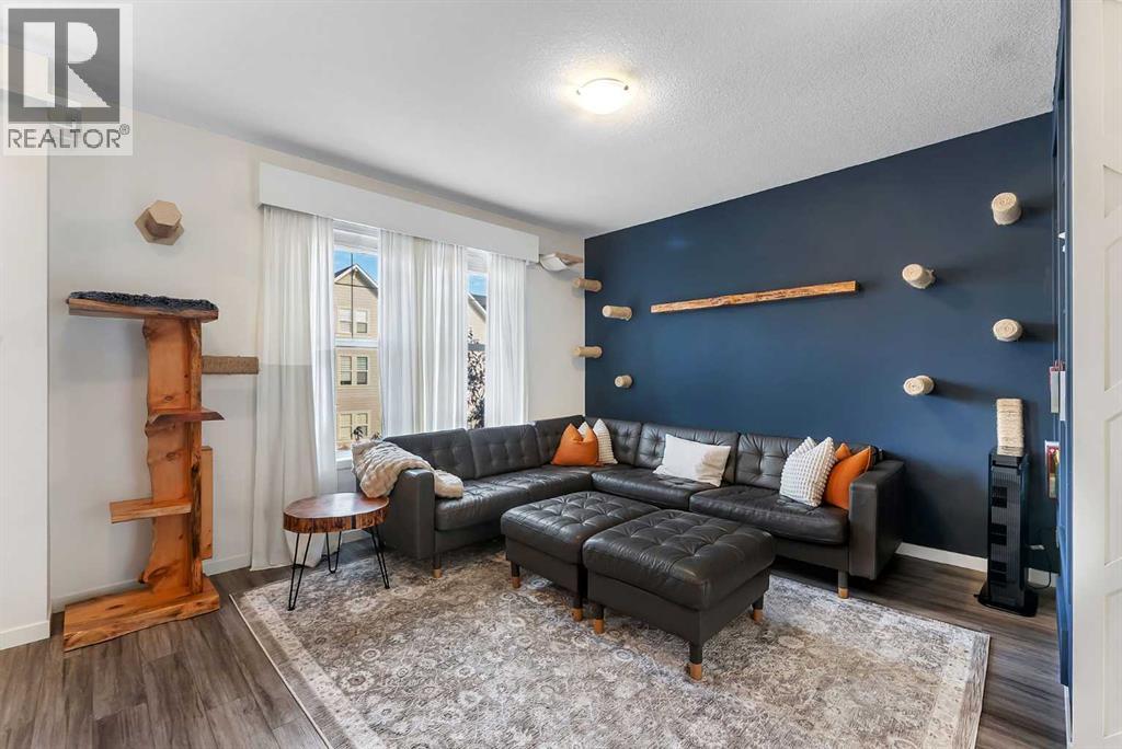 207 South Point Park SW, Airdrie, Alberta  T4B 5G8 - Photo 7 - A2350323
