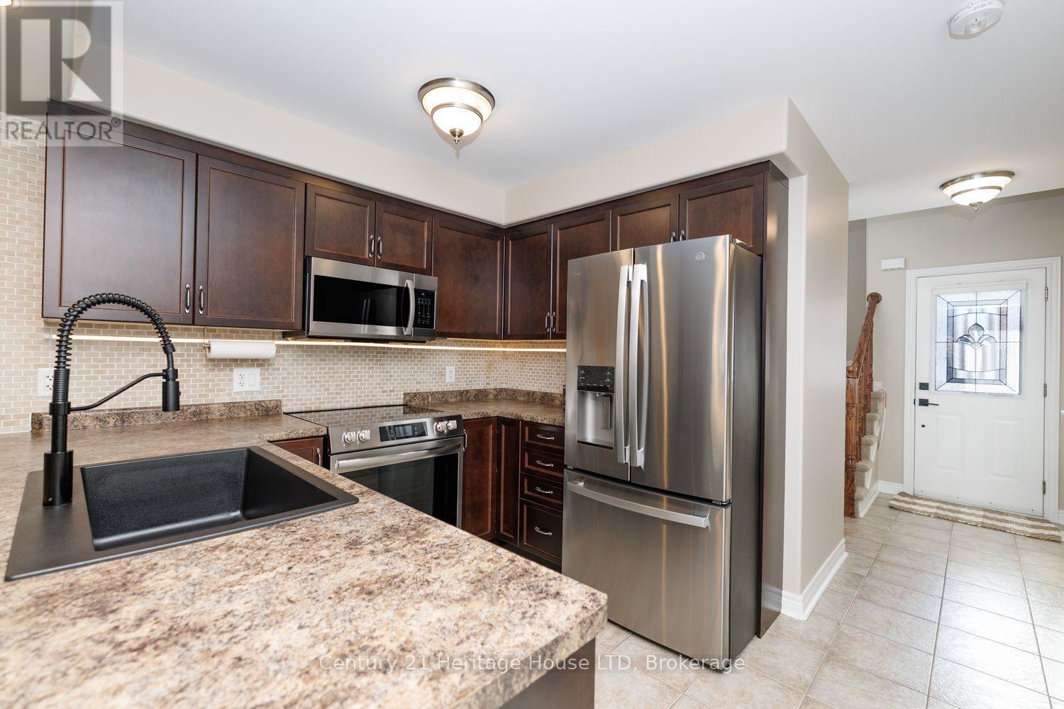 29 Bluegrass Crescent, St. Catharines (Oakdale), Ontario L2P 0A8 - Photo 6 - X14101814