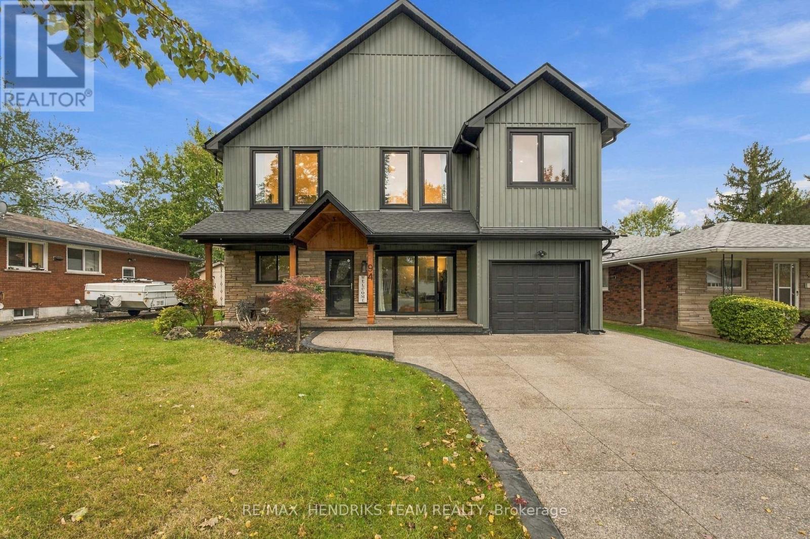 94 Bellingham Drive, Hamilton (Lawfield), Ontario  L8V 3R4 - Photo 3 - X14101830
