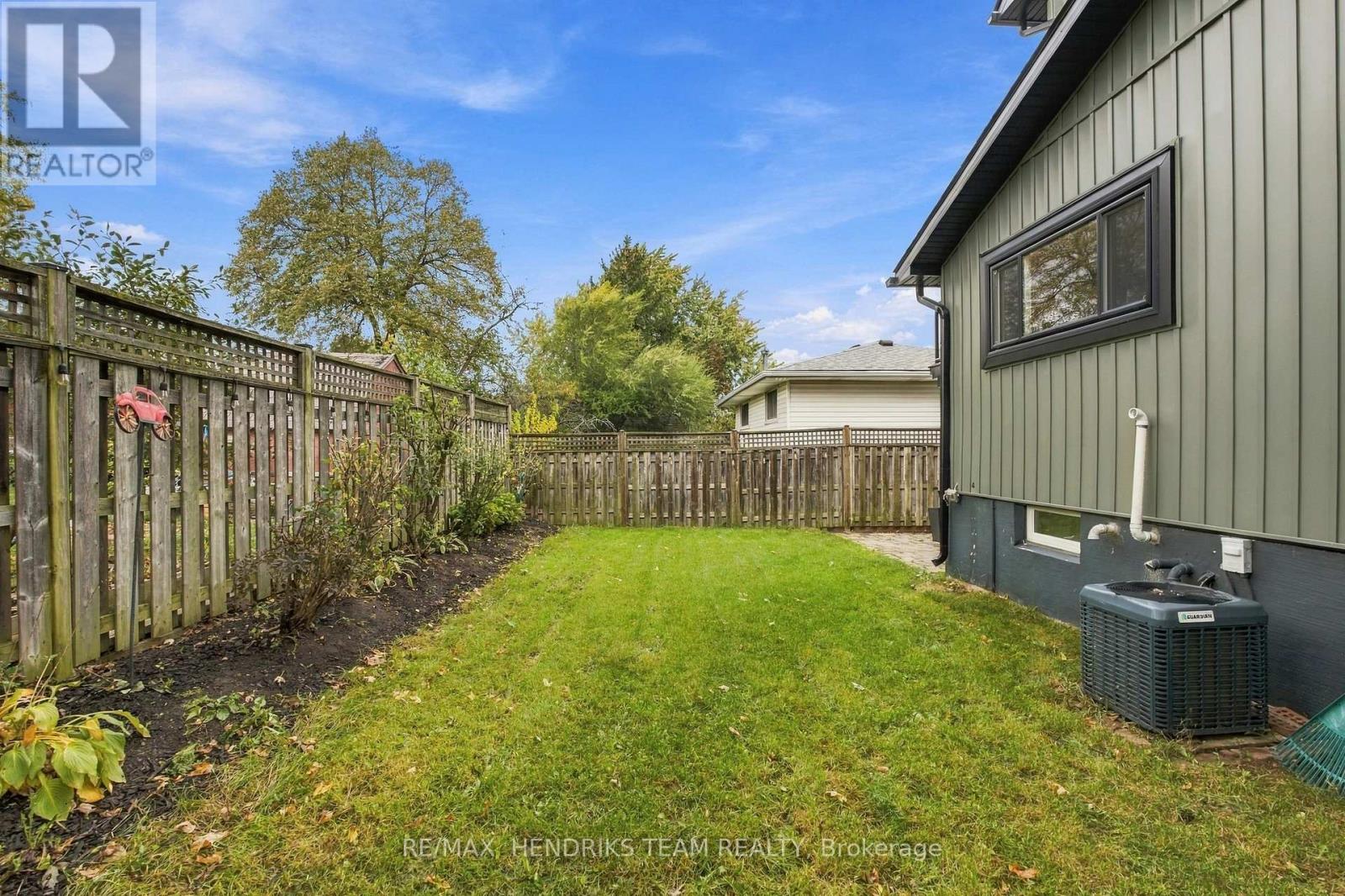 94 Bellingham Drive, Hamilton (Lawfield), Ontario  L8V 3R4 - Photo 39 - X14101830