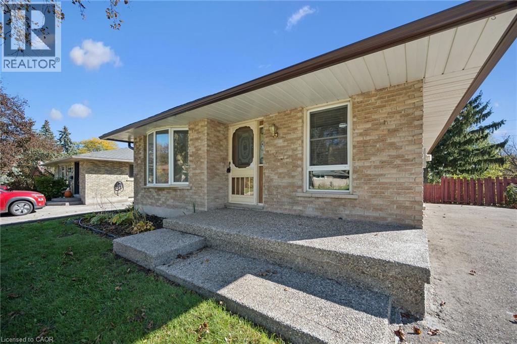 11 Caledon Court, Cambridge, Ontario  N1S 3W3 - Photo 5 - 40871262
