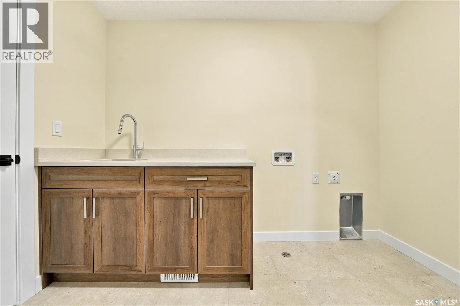 443 Asokan Rise, Saskatoon, Saskatchewan  S7V 1R3 - Photo 24 - SK051034