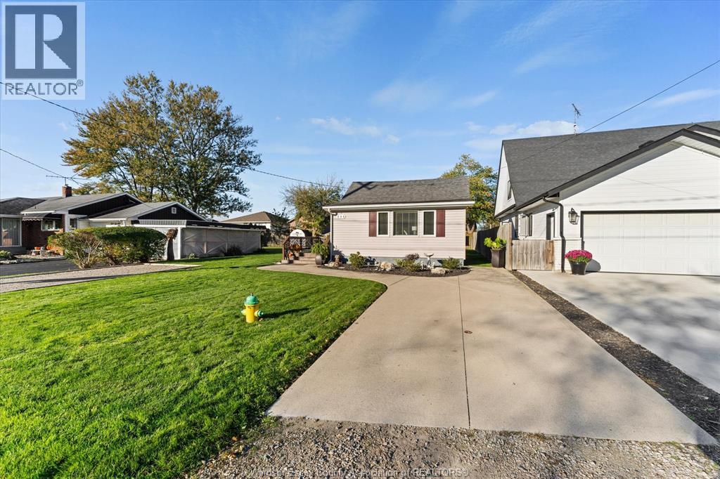 396 West Belle River Road, Lakeshore, Ontario  N0R 1A0 - Photo 3 - 26025874