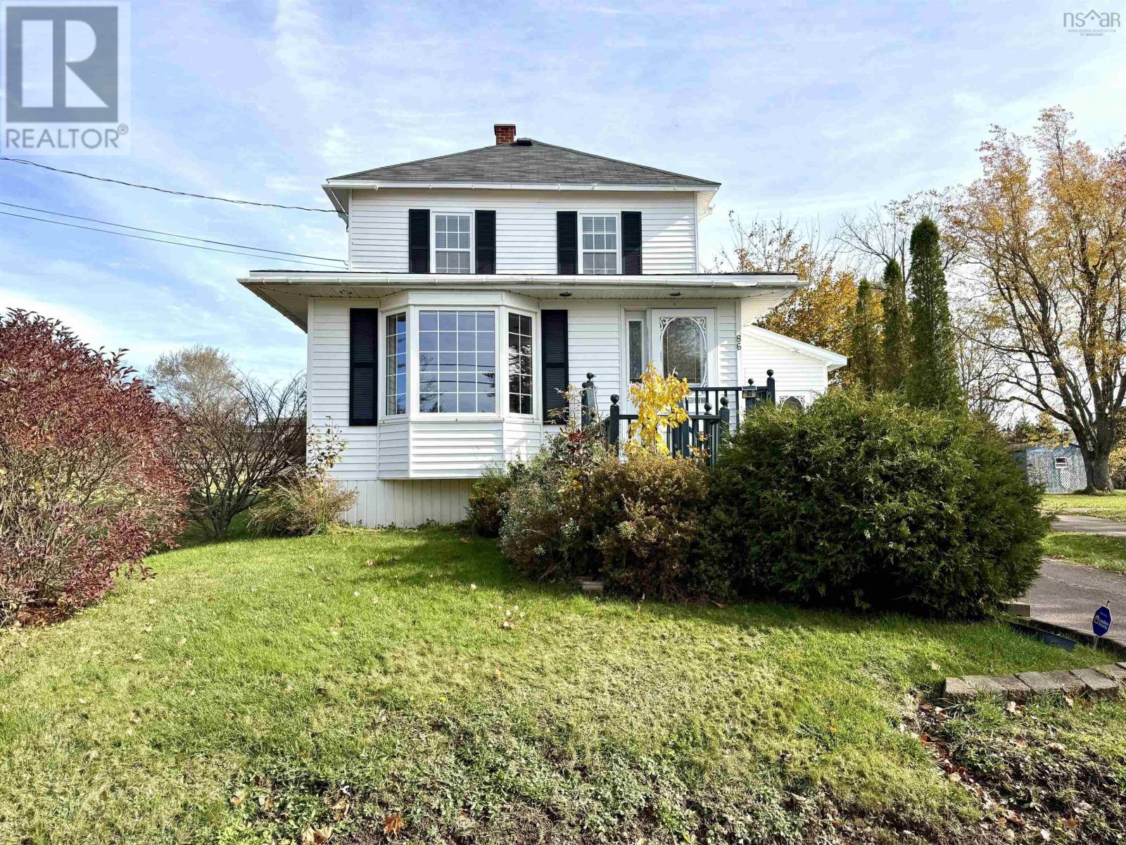 84/86 Elm Street, Springhill, Nova Scotia  B0M 1X0 - Photo 2 - 202626323