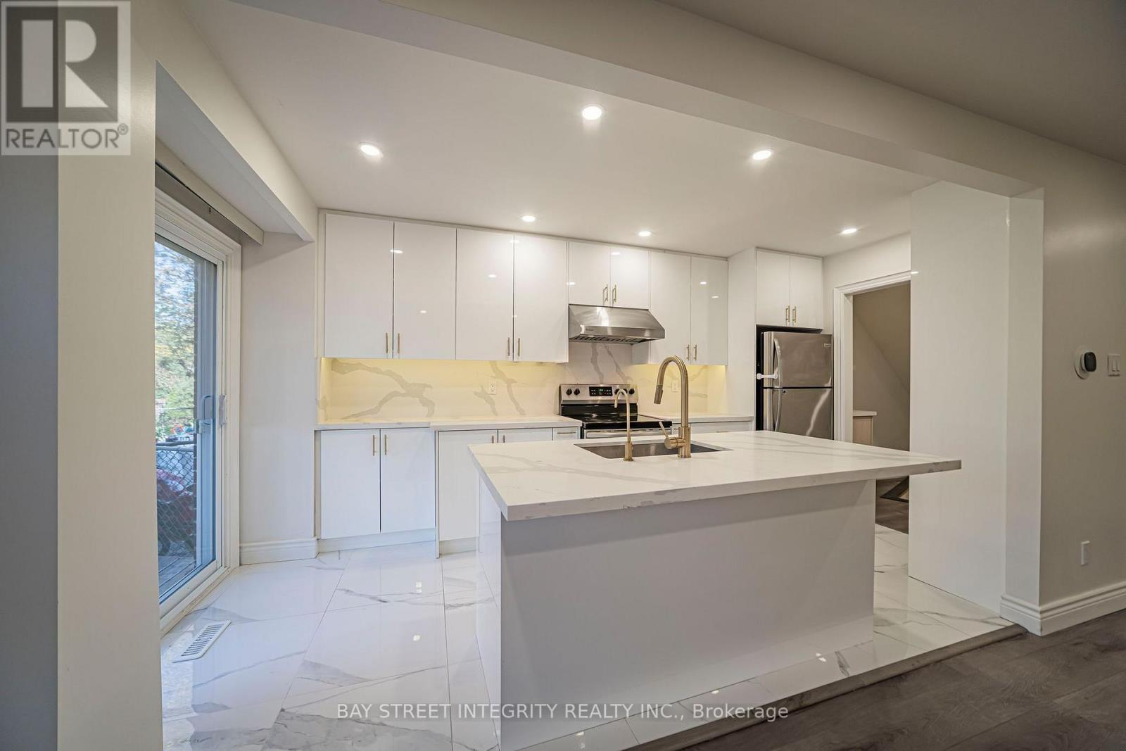 28 Fawndale Crescent, Toronto, Ontario  M1W 3K1 - Photo 10 - E14101900