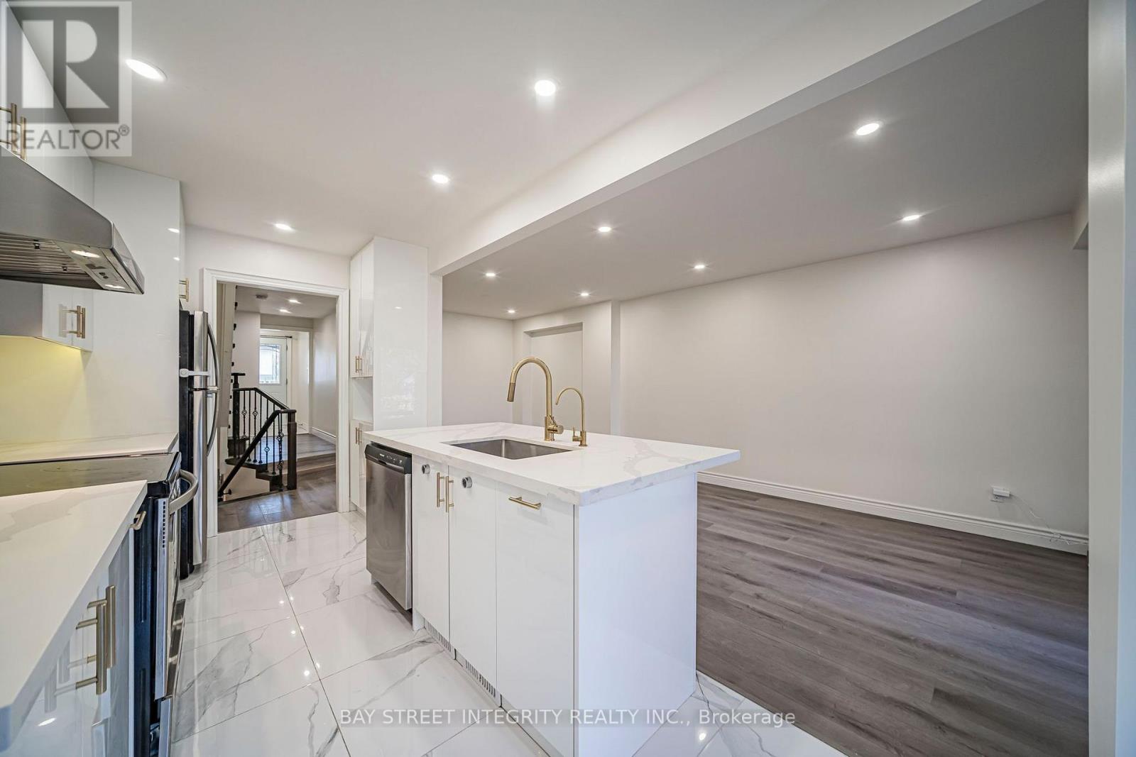 28 Fawndale Crescent, Toronto, Ontario  M1W 3K1 - Photo 14 - E14101900