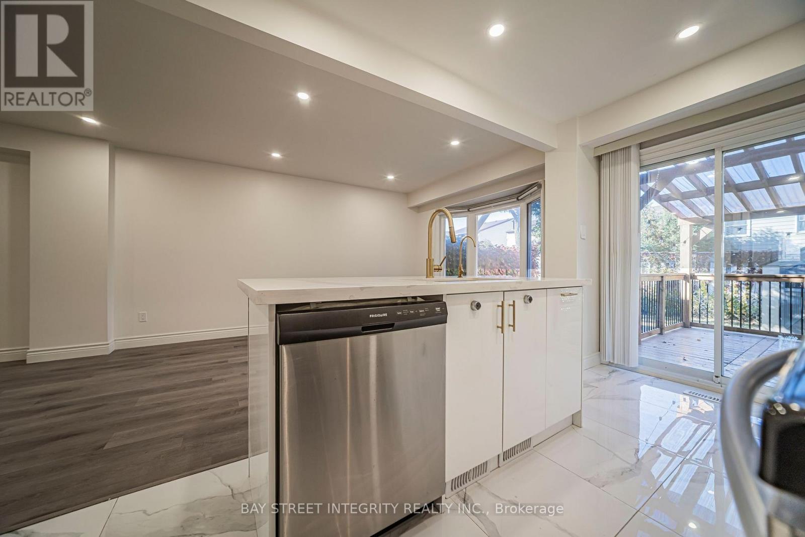 28 Fawndale Crescent, Toronto, Ontario  M1W 3K1 - Photo 16 - E14101900