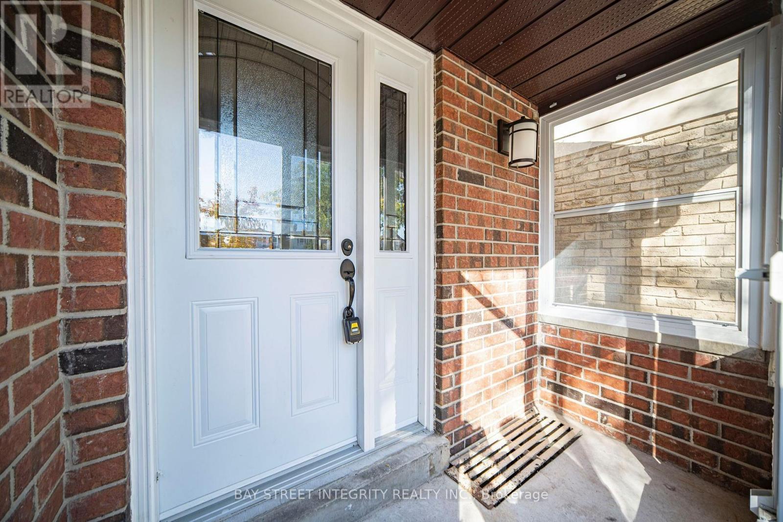 28 Fawndale Crescent, Toronto, Ontario  M1W 3K1 - Photo 3 - E14101900