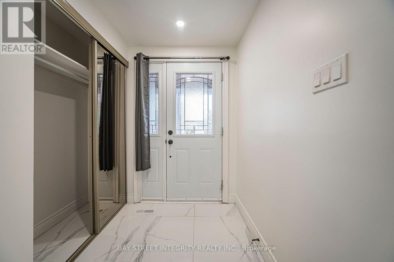 28 Fawndale Crescent, Toronto, Ontario  M1W 3K1 - Photo 5 - E14101900