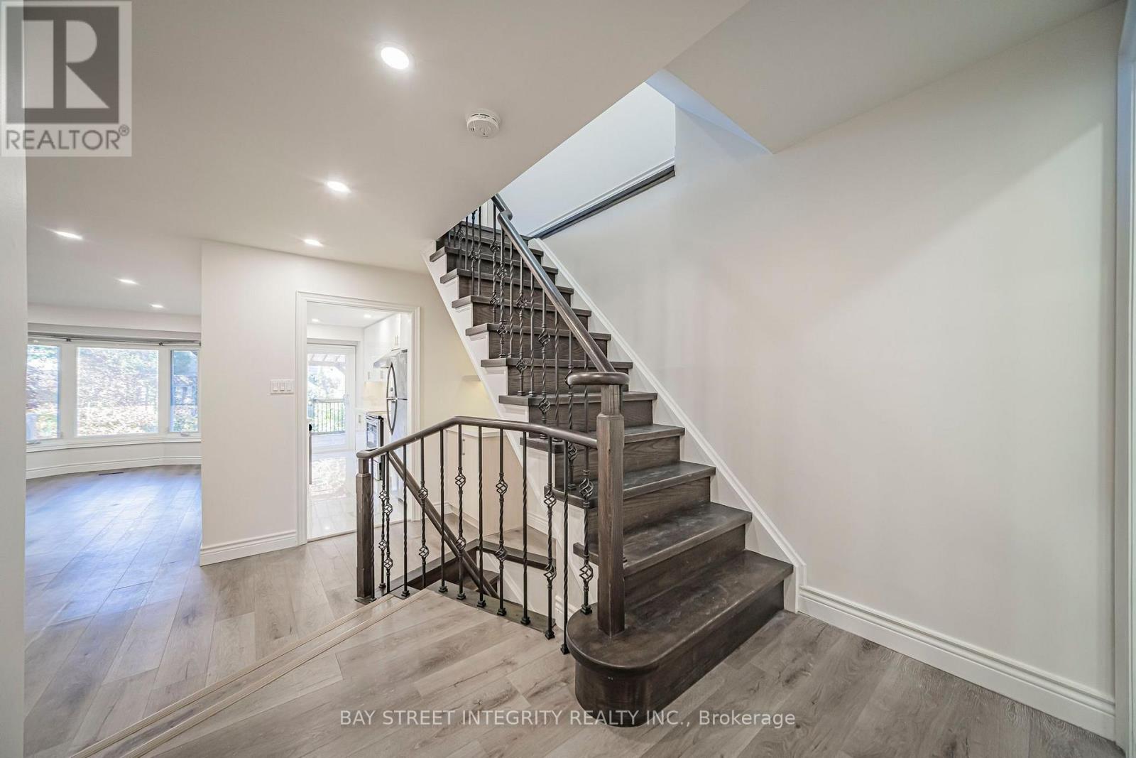 28 Fawndale Crescent, Toronto, Ontario  M1W 3K1 - Photo 6 - E14101900