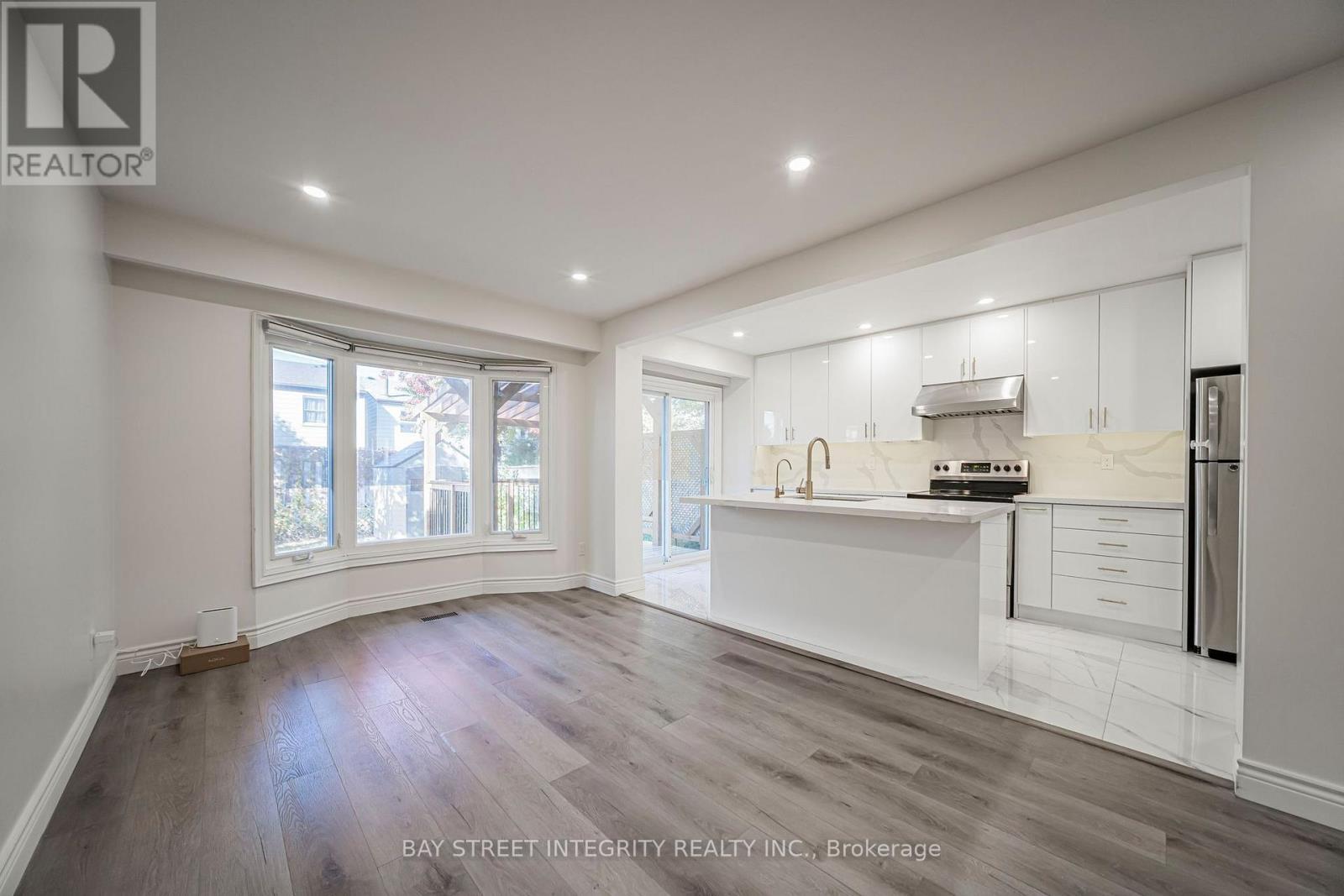 28 Fawndale Crescent, Toronto, Ontario  M1W 3K1 - Photo 7 - E14101900
