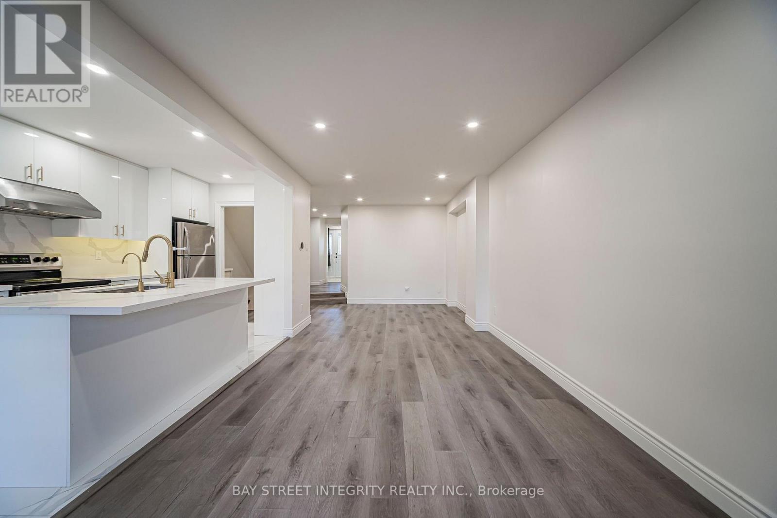 28 Fawndale Crescent, Toronto, Ontario  M1W 3K1 - Photo 9 - E14101900