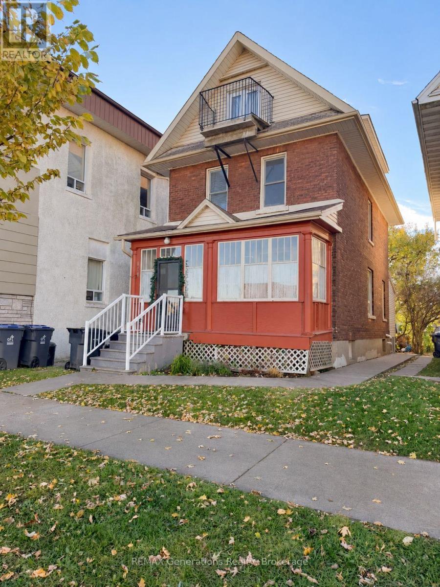 629 Vickers Street S, Thunder Bay, Ontario  P7E 1K2 - Photo 1 - X14101958