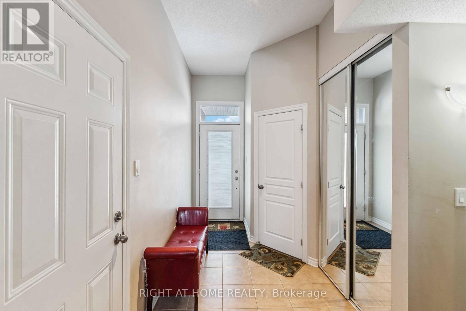 300 Cooks Mill Crescent, Ottawa, Ontario  K1V 2N3 - Photo 2 - X14101932
