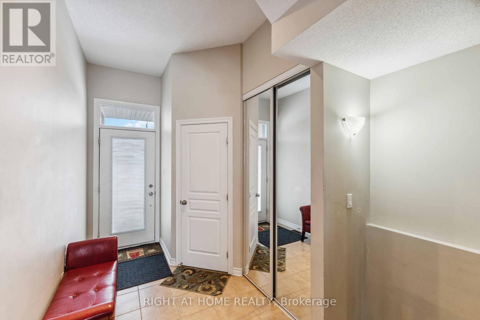 300 Cooks Mill Crescent, Ottawa, Ontario  K1V 2N3 - Photo 3 - X14101932