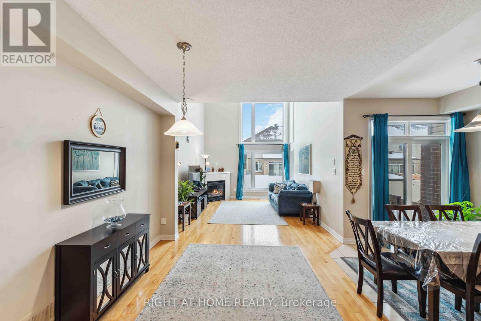 300 Cooks Mill Crescent, Ottawa, Ontario  K1V 2N3 - Photo 4 - X14101932