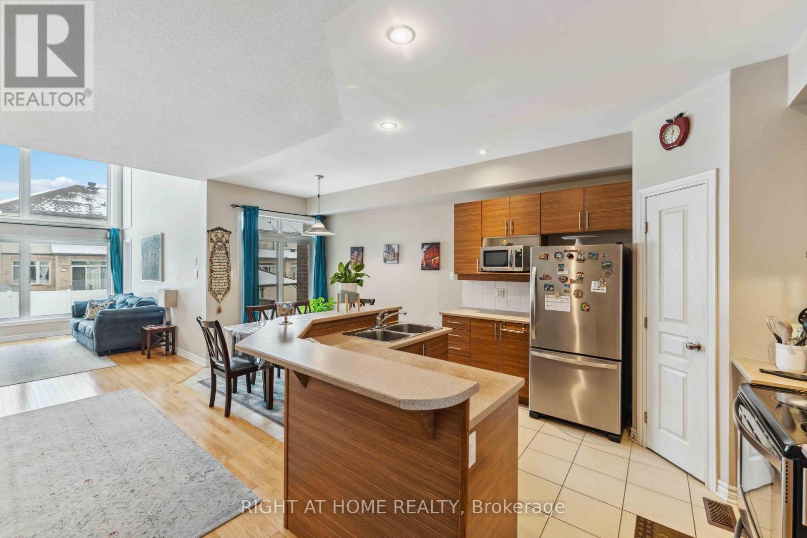 300 Cooks Mill Crescent, Ottawa, Ontario  K1V 2N3 - Photo 5 - X14101932