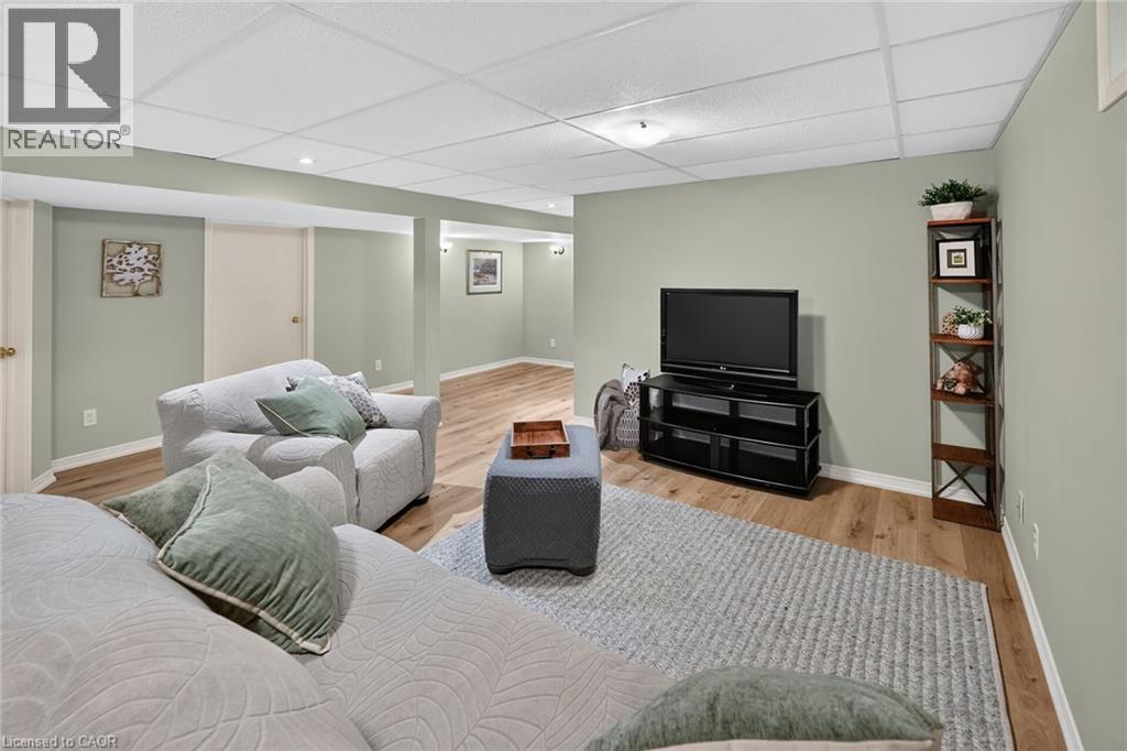 12 Baker Road N, Grimsby, Ontario  L3M 2W7 - Photo 32 - 40872632