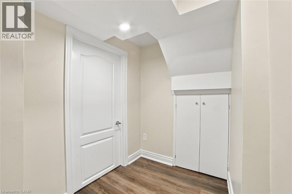 317 Jacqueline Boulevard, Hamilton, Ontario  L9B 2V7 - Photo 12 - 40872690