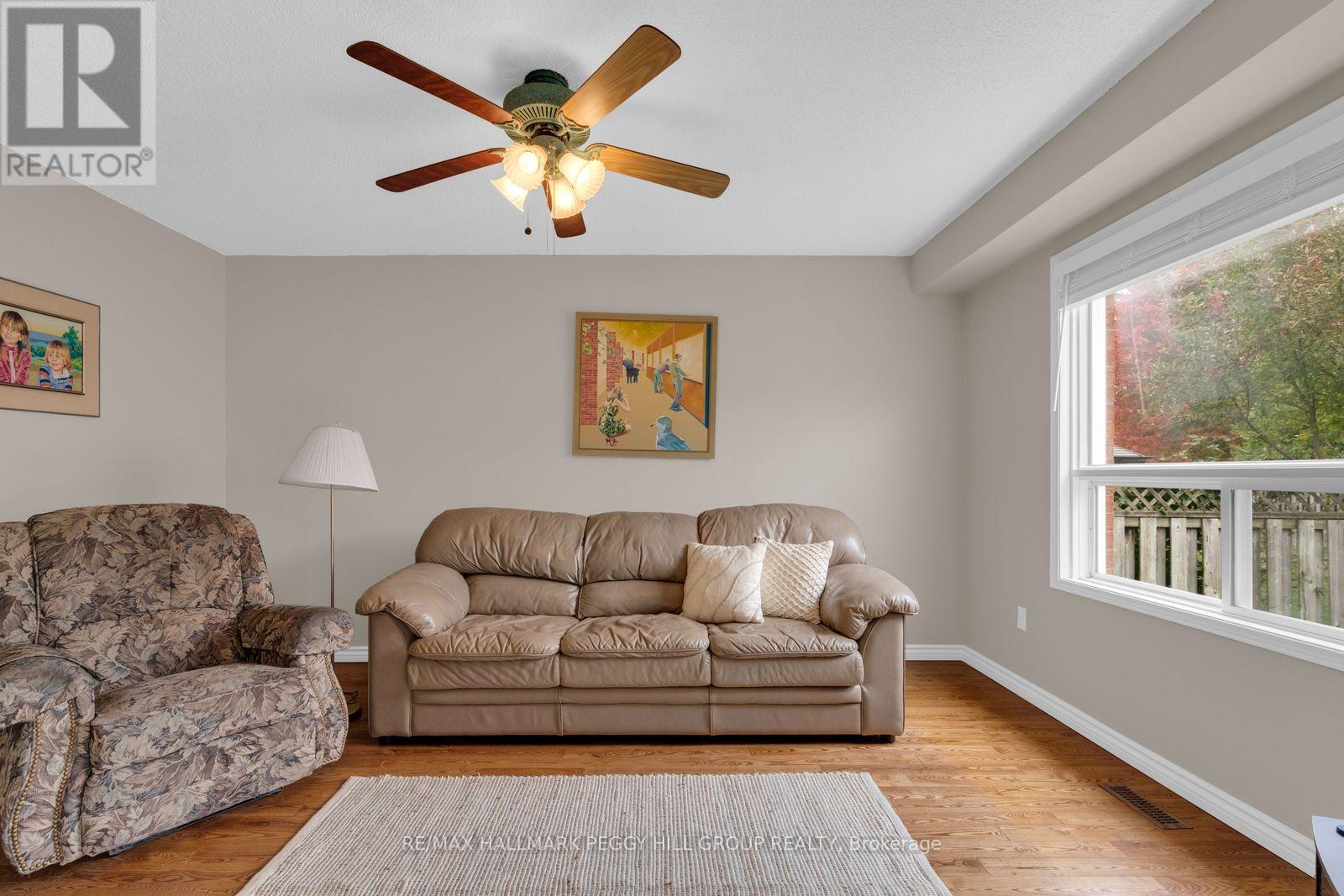10 Kate Aitken Crescent, New Tecumseth (Beeton), Ontario  L0G 1A0 - Photo 4 - N14101860
