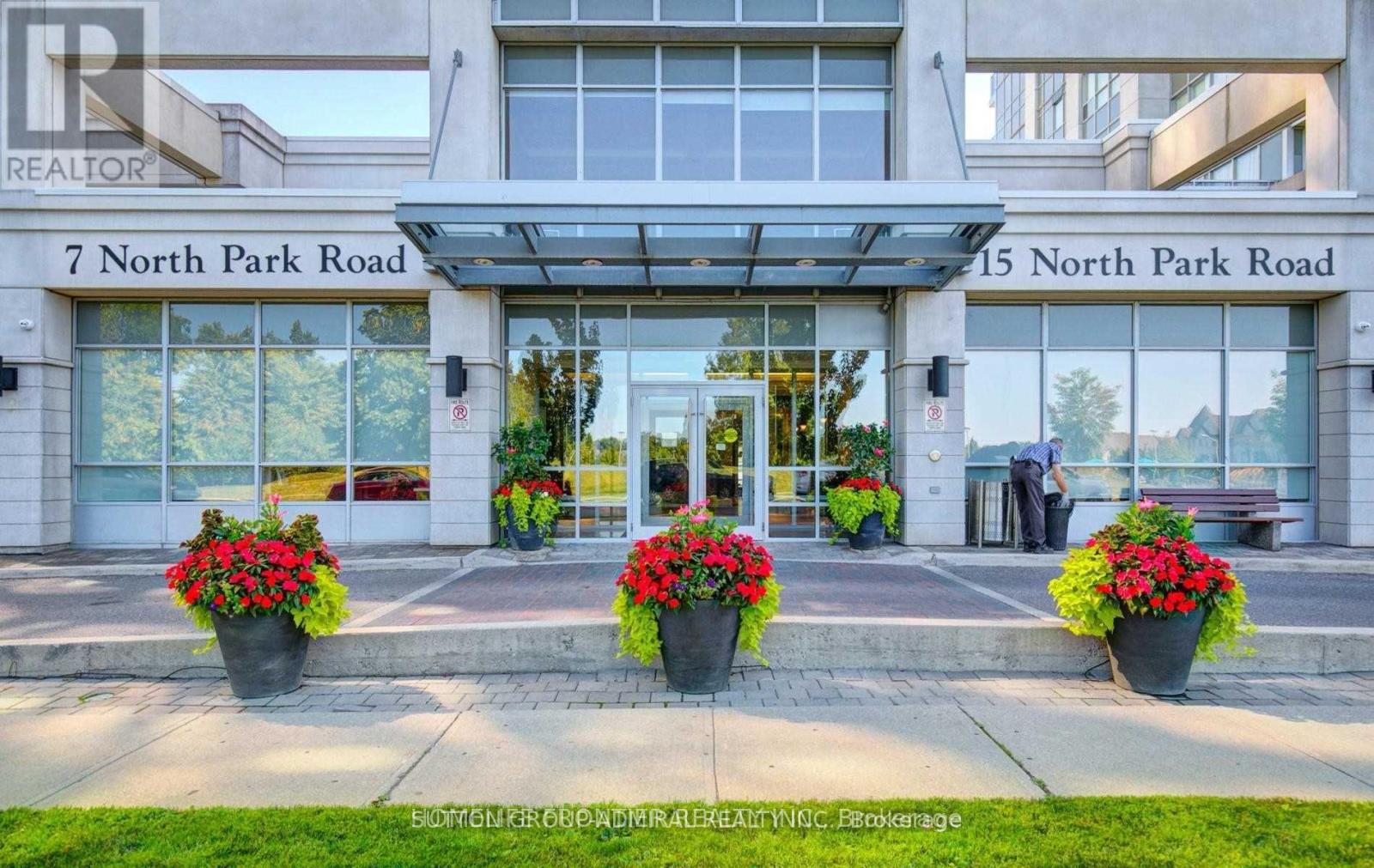 1010 - 15 North Park Road, Vaughan (Beverley Glen), Ontario  L4J 0A1 - Photo 1 - N14101998
