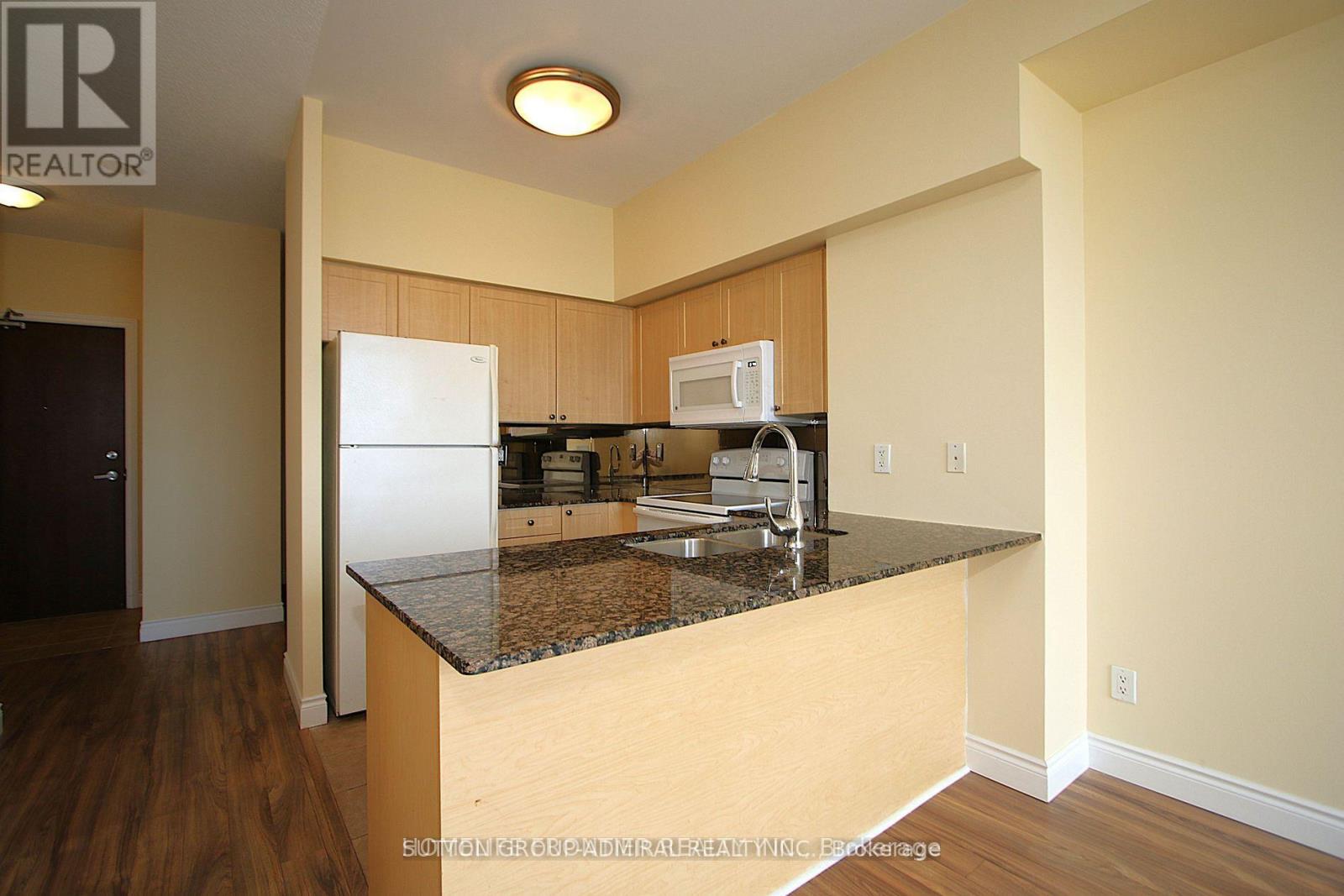 1010 - 15 North Park Road, Vaughan (Beverley Glen), Ontario  L4J 0A1 - Photo 4 - N14101998