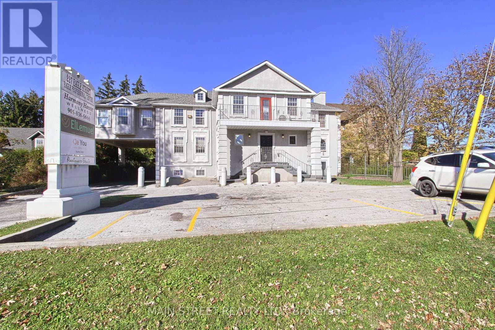 200 (Lower) - 227 Eagle Street, Newmarket, Ontario  L3Y 1J8 - Photo 2 - N14102038