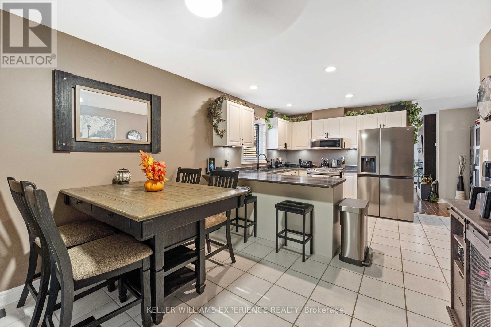 34 Brighton Road, Barrie (Georgian Drive), Ontario  L4M 6S4 - Photo 11 - S14102056