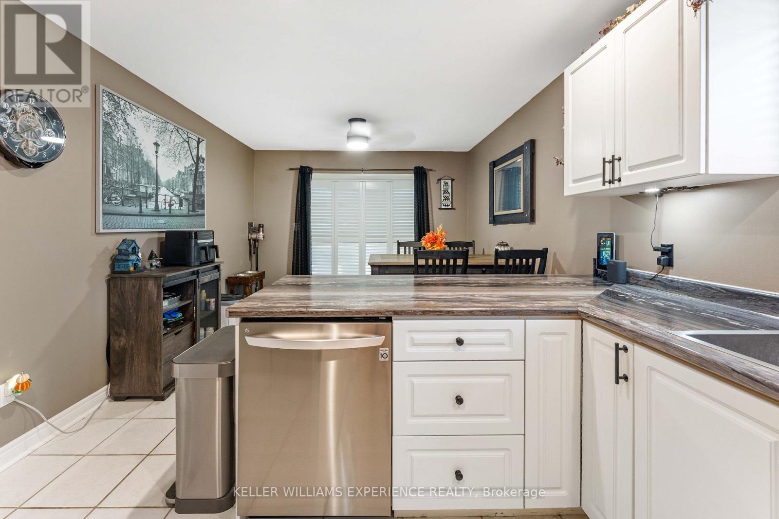 34 Brighton Road, Barrie (Georgian Drive), Ontario  L4M 6S4 - Photo 12 - S14102056