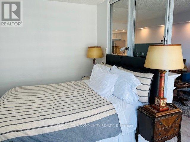 2804 - 77 Harbour Square, Toronto, Ontario  M5J 2S2 - Photo 6 - C14093604