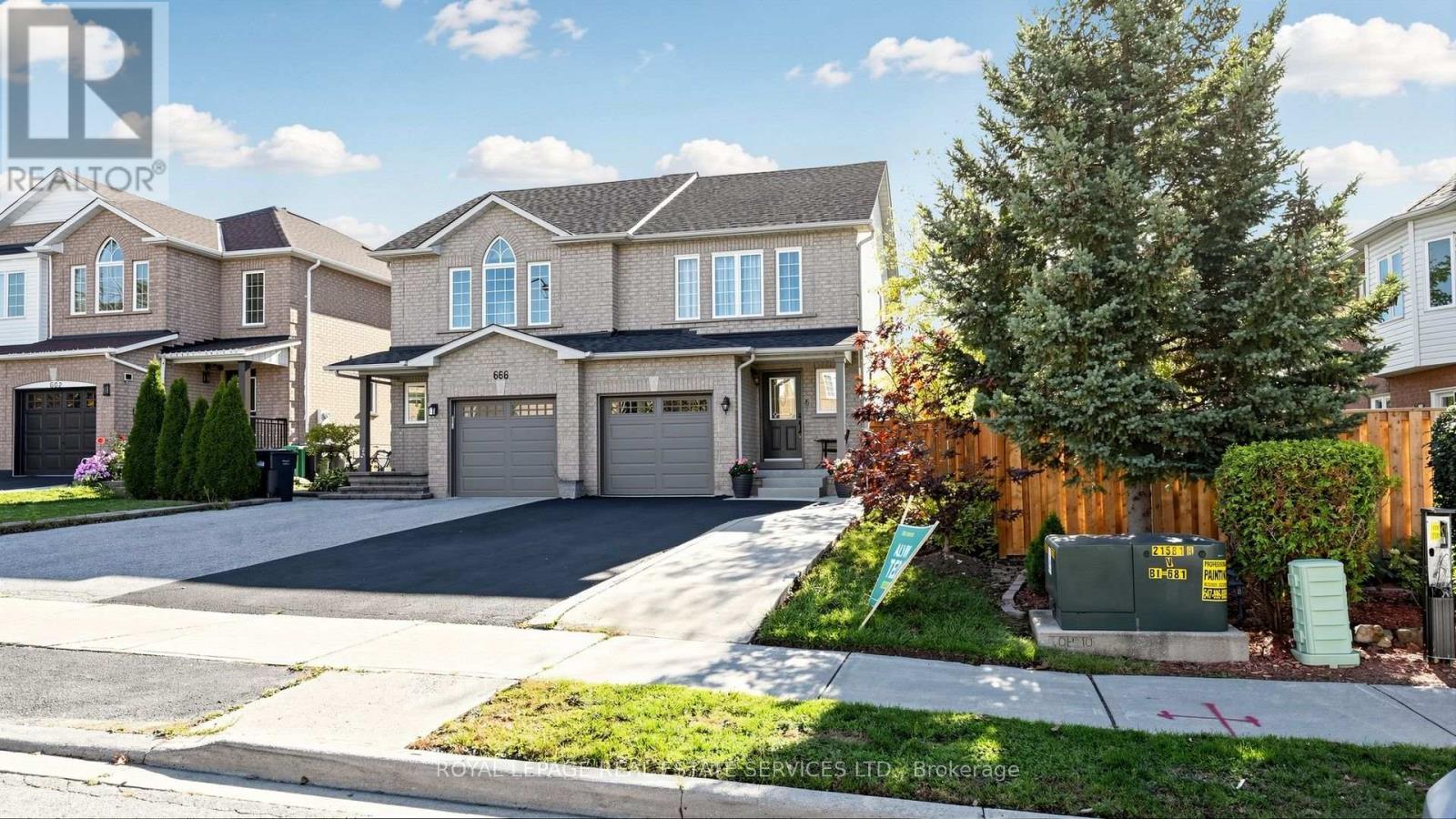 668 Madame Street, Mississauga, Ontario  L5W 1H1 - Photo 3 - W14101824
