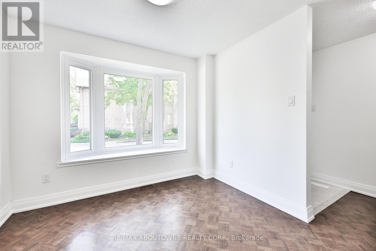 2 - 4635 Regents Terrace, Mississauga, Ontario  L5R 1W8 - Photo 4 - W14101852