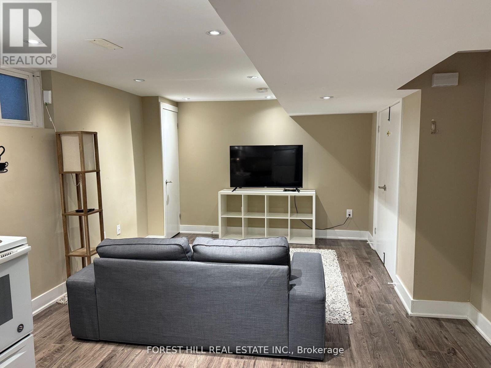 Lower - 166 Schell Avenue, Toronto, Ontario  M6E 2T1 - Photo 7 - W14101934