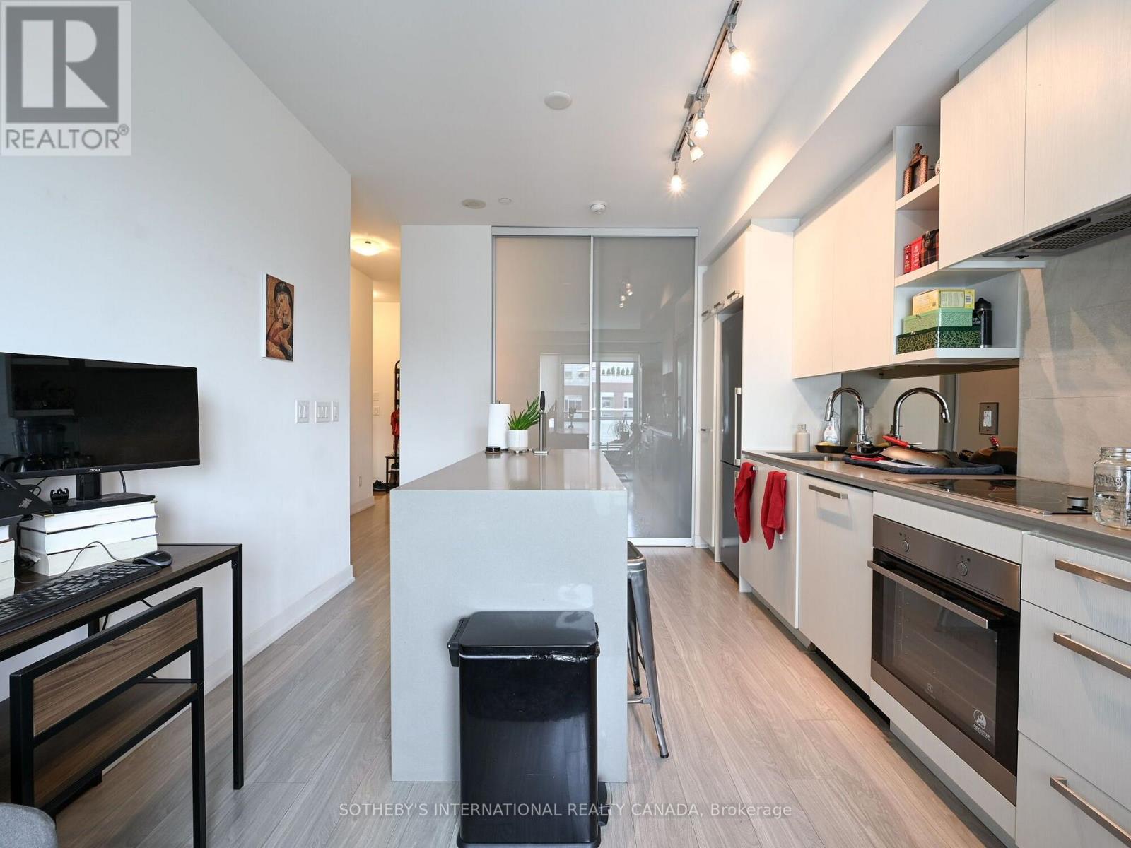 813 - 1830 Bloor Street W, Toronto, Ontario  M6P 0A2 - Photo 14 - W14102026