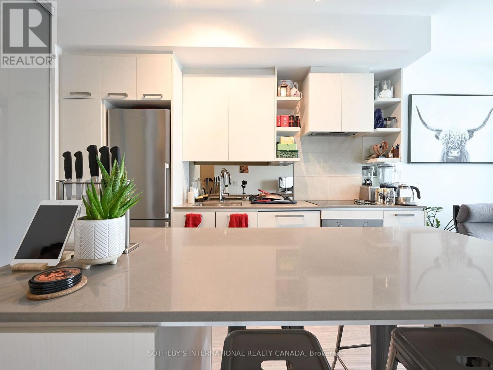 813 - 1830 Bloor Street W, Toronto, Ontario  M6P 0A2 - Photo 2 - W14102026