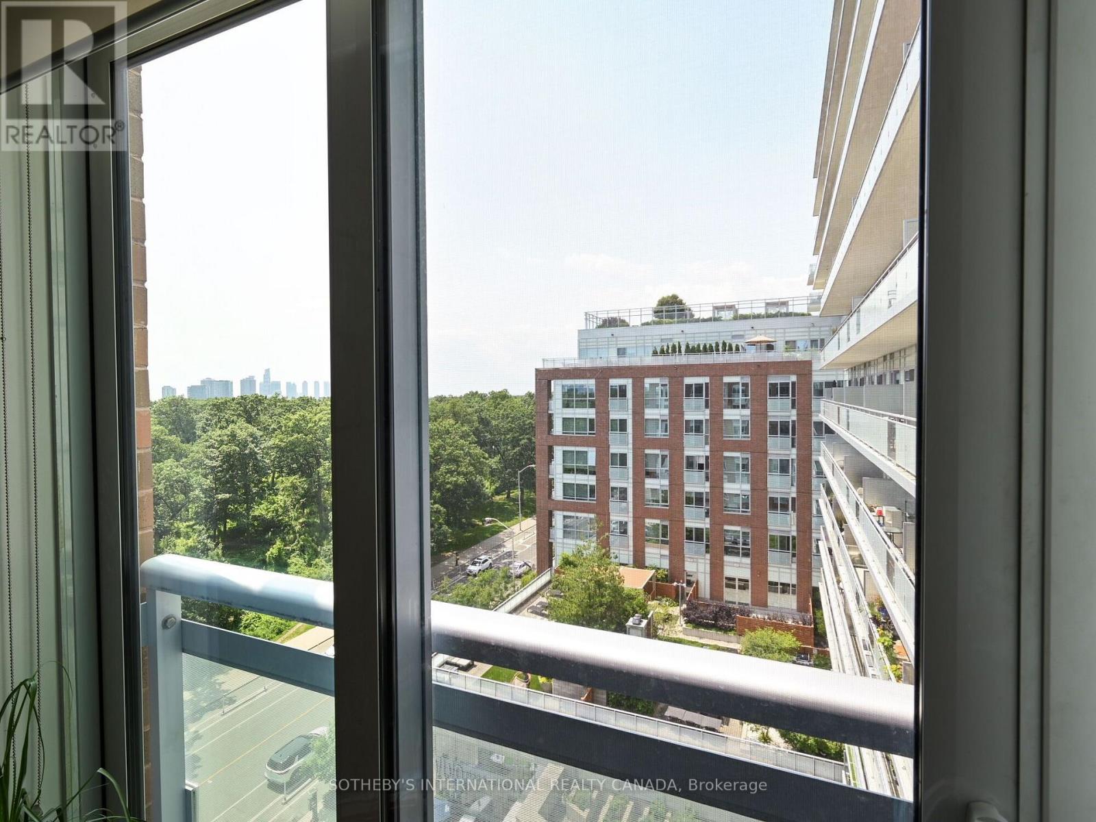 813 - 1830 Bloor Street W, Toronto, Ontario  M6P 0A2 - Photo 3 - W14102026