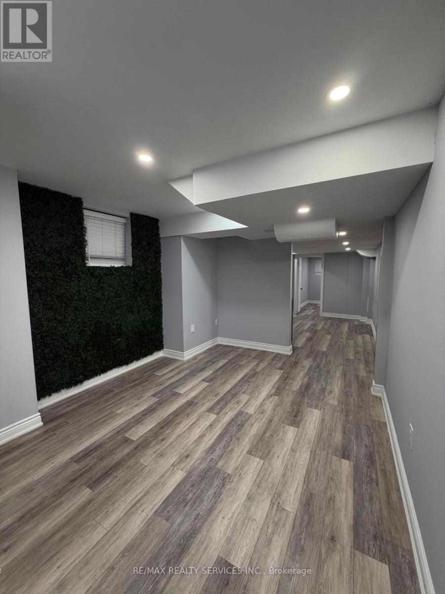 Lower - 2 Tonalite Road, Brampton, Ontario  L6P 0M3 - Photo 2 - W14102064