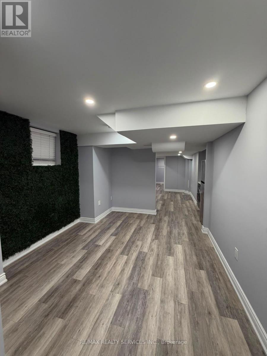 Lower - 2 Tonalite Road, Brampton, Ontario  L6P 0M3 - Photo 3 - W14102064