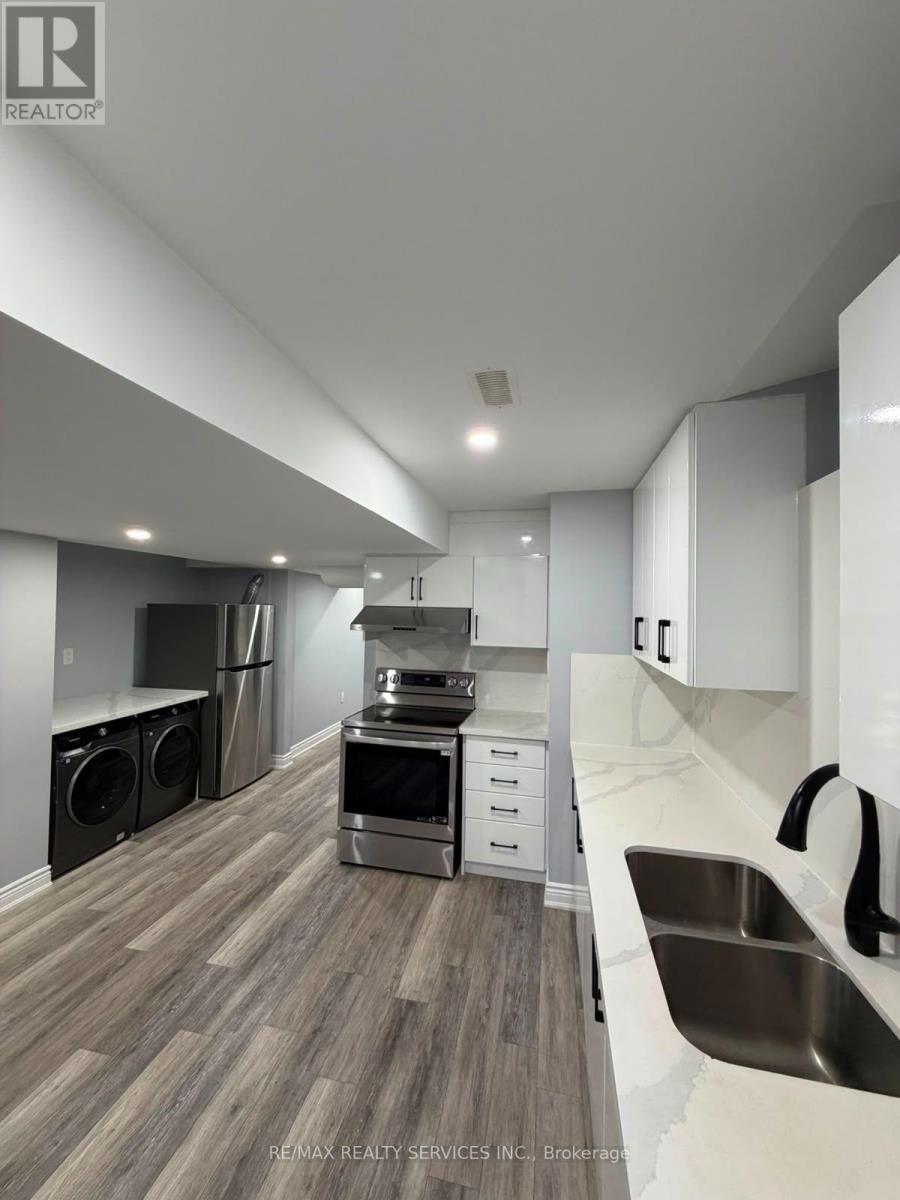 Lower - 2 Tonalite Road, Brampton, Ontario  L6P 0M3 - Photo 4 - W14102064